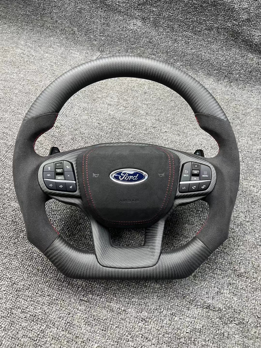 CZD Ford Explorer XLT /ST 2020 - 2021 carbon fiber steering wheel with matte carbon fiber